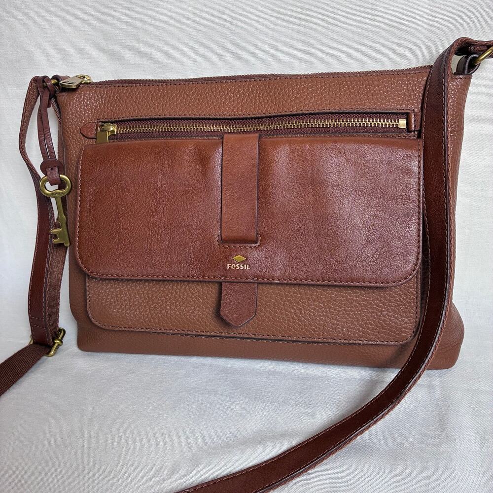 Fossil Cognac Brown Pebbled Leather Crossbody Purse Flap Zip Pocket Key Charm